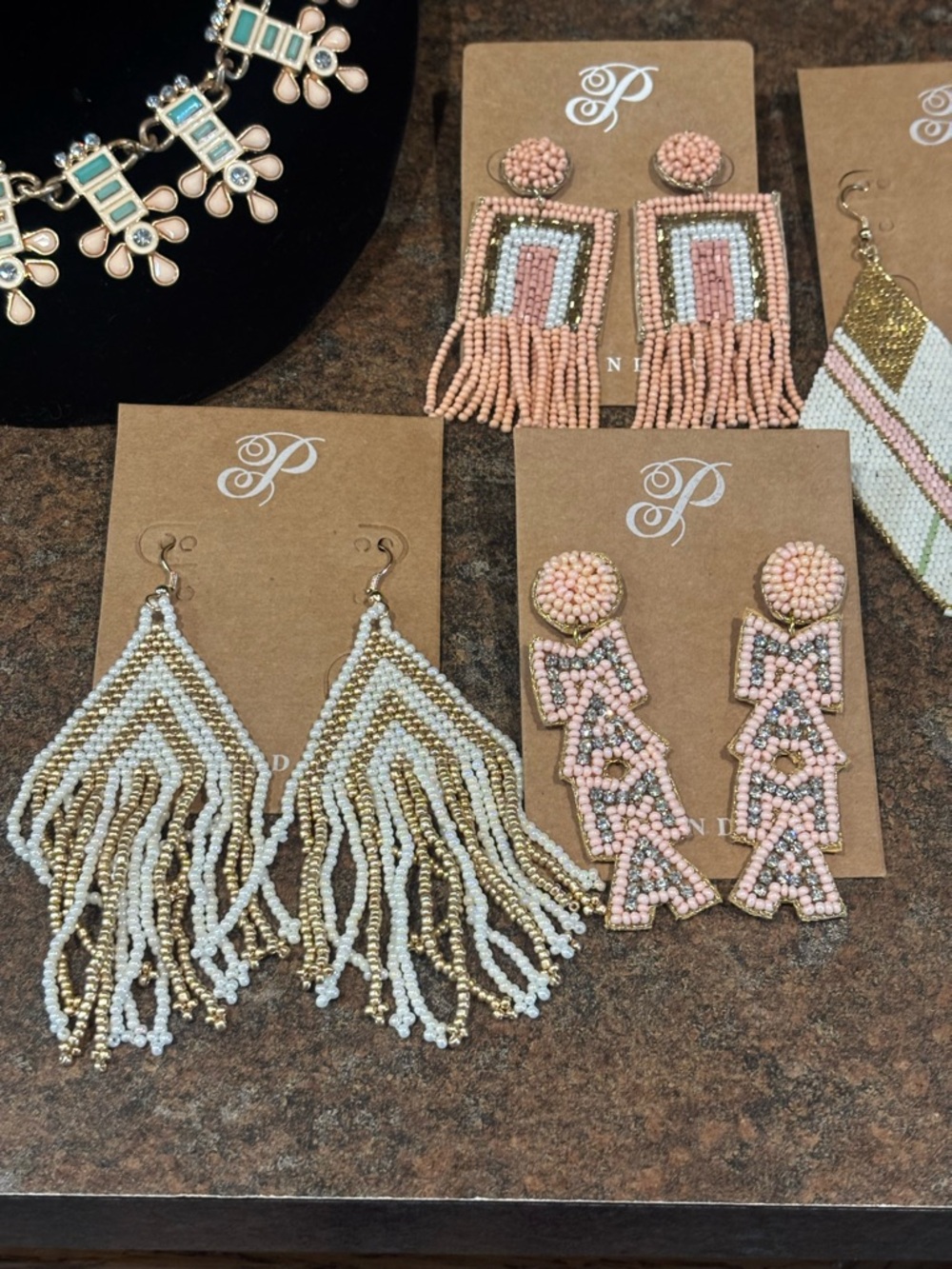👚Plunder Beaded Statement Necklace and earrings set - Picture 3 of 4